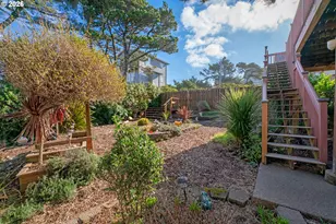 634 SW Ebb Ave, Lincoln City, OR 97367 - Photo 11