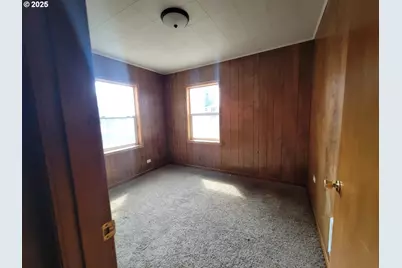 201 N 1st St, Glenwood, WA 98619 - Photo 9