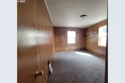 201 N 1st St, Glenwood, WA 98619 - Photo 11