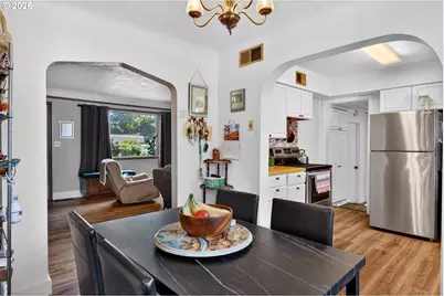 16523 SE Clinton St, Portland, OR 97236 - Photo 9