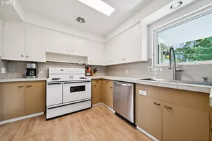 8195 SW Canyon Ln, Portland, OR 97210 - Photo 21