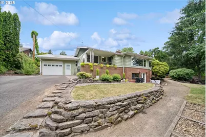 8195 SW Canyon Ln, Portland, OR 97210 - Photo 3