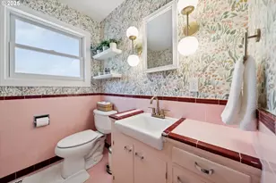 8195 SW Canyon Ln, Portland, OR 97210 - Photo 19