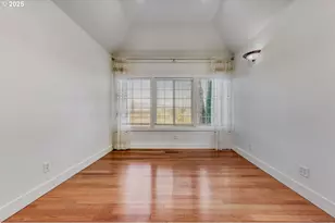 9818 SE Clatsop St, Portland, OR 97266 - Photo 19