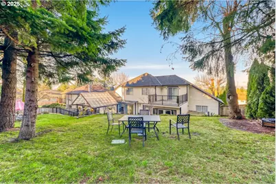 9818 SE Clatsop St, Portland, OR 97266 - Photo 33