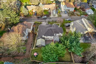 9818 SE Clatsop St, Portland, OR 97266 - Photo 35