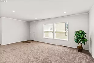 1025 S 6th St, Harrisburg, OR 97446 - Photo 5