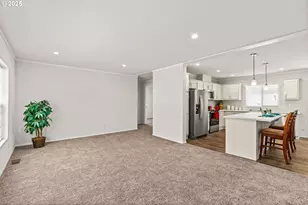 1025 S 6th St, Harrisburg, OR 97446 - Photo 7