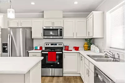 1025 S 6th St #83, Harrisburg, OR 97446 - Photo 9