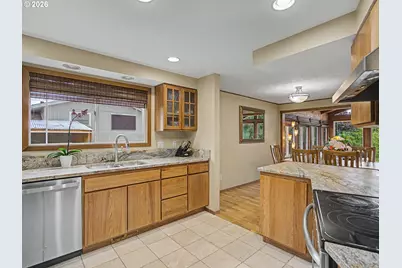 1618 SW 3rd Dr, Gresham, OR 97080 - Photo 9