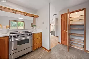 1642 E 43rd Ave, Eugene, OR 97405 - Photo 11