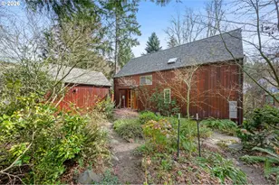 1642 E 43rd Ave, Eugene, OR 97405 - Photo 3