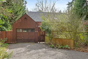 1642 E 43rd Ave, Eugene, OR 97405 - Photo 1
