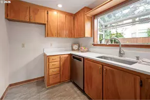 1642 E 43rd Ave, Eugene, OR 97405 - Photo 9