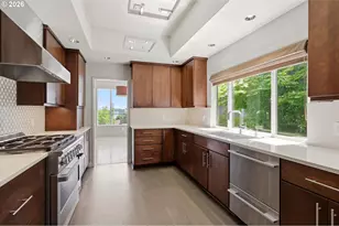 2330 SW Cactus Dr, Portland, OR 97205 - Photo 13