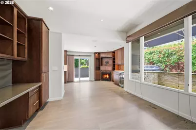 2330 SW Cactus Dr, Portland, OR 97205 - Photo 7