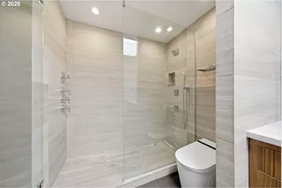 2330 SW Cactus Dr, Portland, OR 97205 - Photo 37