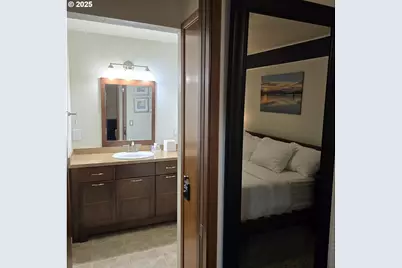 1000 SE Bay Blvd #403, Newport, OR 97365 - Photo 9