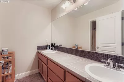 21533 SW Susan Ln, Beaverton, OR 97003 - Photo 37