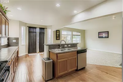 21533 SW Susan Ln, Beaverton, OR 97003 - Photo 11