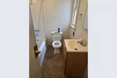 907 S 4th Ave, Kelso, WA 98626 - Photo 5