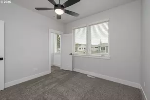 15221 S E Towers Ter, Milwaukie, OR 97267 - Photo 23