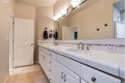 9614 NW Durrett St, Portland, OR 97229 - Photo 31