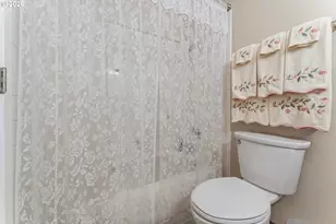 11341 SW Springwood Dr, Portland, OR 97223 - Photo 23