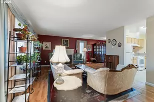 11341 SW Springwood Dr, Portland, OR 97223 - Photo 5
