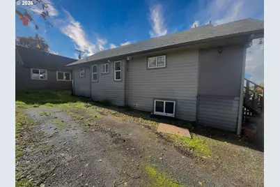 425 S 3rd St, Springfield, OR 97477 - Photo 3
