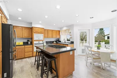 2652 SW Phyllis Dr, Gresham, OR 97080 - Photo 11