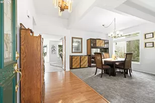 2652 SW Phyllis Dr, Gresham, OR 97080 - Photo 3