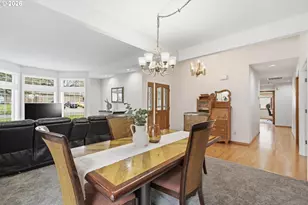 2652 SW Phyllis Dr, Gresham, OR 97080 - Photo 9