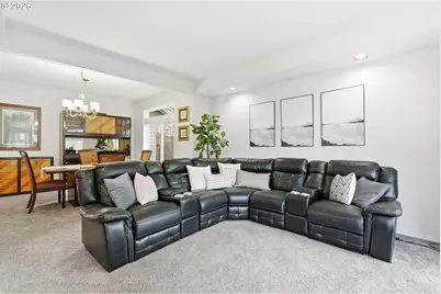 2652 SW Phyllis Dr, Gresham, OR 97080 - Photo 7