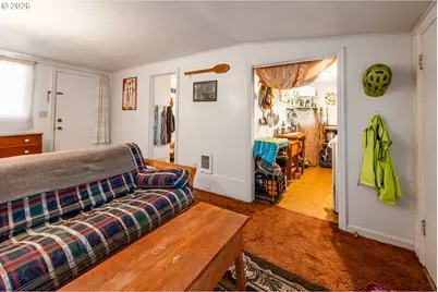 441 W D St, Springfield, OR 97477 - Photo 47