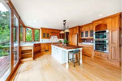 441 W D St, Springfield, OR 97477 - Photo 15