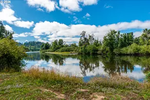 441 W D St, Springfield, OR 97477 - Photo 41