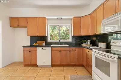 150 E Arlington St, Gladstone, OR 97027 - Photo 23