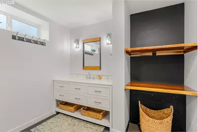 2130 SW Marigold St, Portland, OR 97219 - Photo 35