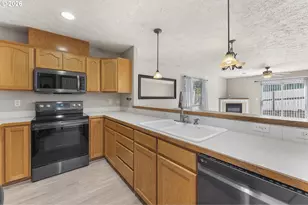 20398 NE Mackenzie Ln, Fairview, OR 97024 - Photo 9