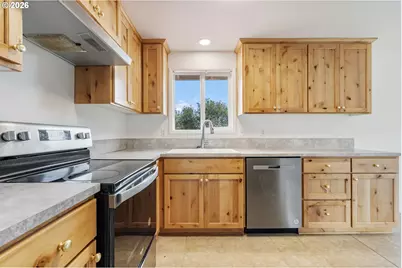 13017 Setera Cir, Oregon City, OR 97045 - Photo 7