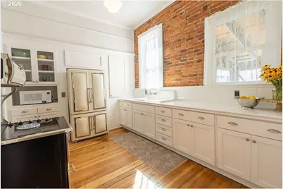 811 E 1st St, Newberg, OR 97132 - Photo 19