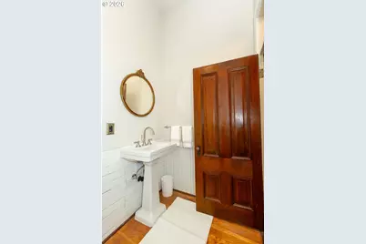 811 E 1st St, Newberg, OR 97132 - Photo 21