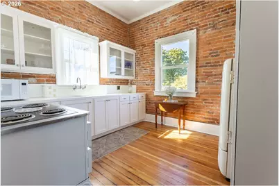 811 E 1st St, Newberg, OR 97132 - Photo 47