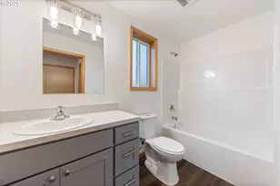 749 ST Charles Street, Eugene, OR 97402 - Photo 27