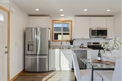 749 St Charles St, Eugene, OR 97402 - Photo 13