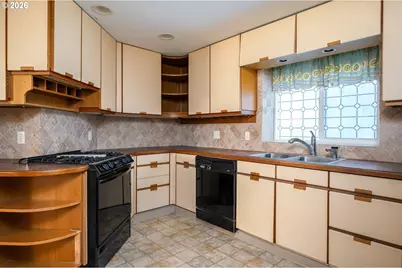 6700 N Boston Ave, Portland, OR 97217 - Photo 5