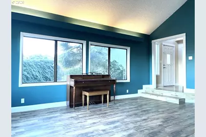 2225 Maine Ct, North Bend, OR 97459 - Photo 9