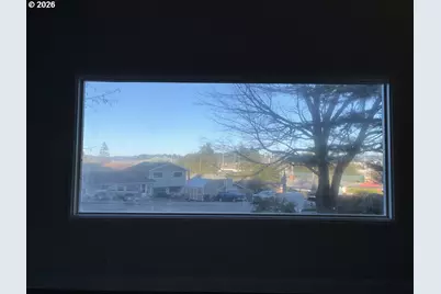 2225 Maine Ct, North Bend, OR 97459 - Photo 9