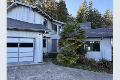 2225 Maine Ct, North Bend, OR 97459 - Photo 3